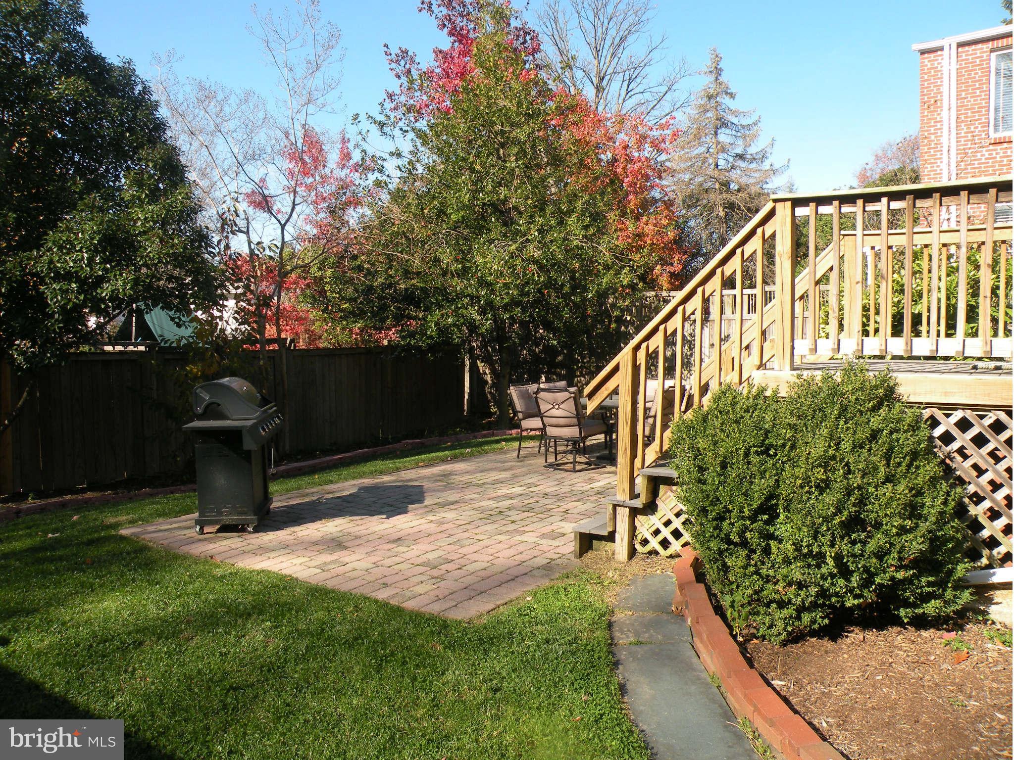 2902 Cameron Mills Road Alexandria, VA 22302 - Photo 28 of 30 Backyard/Deck