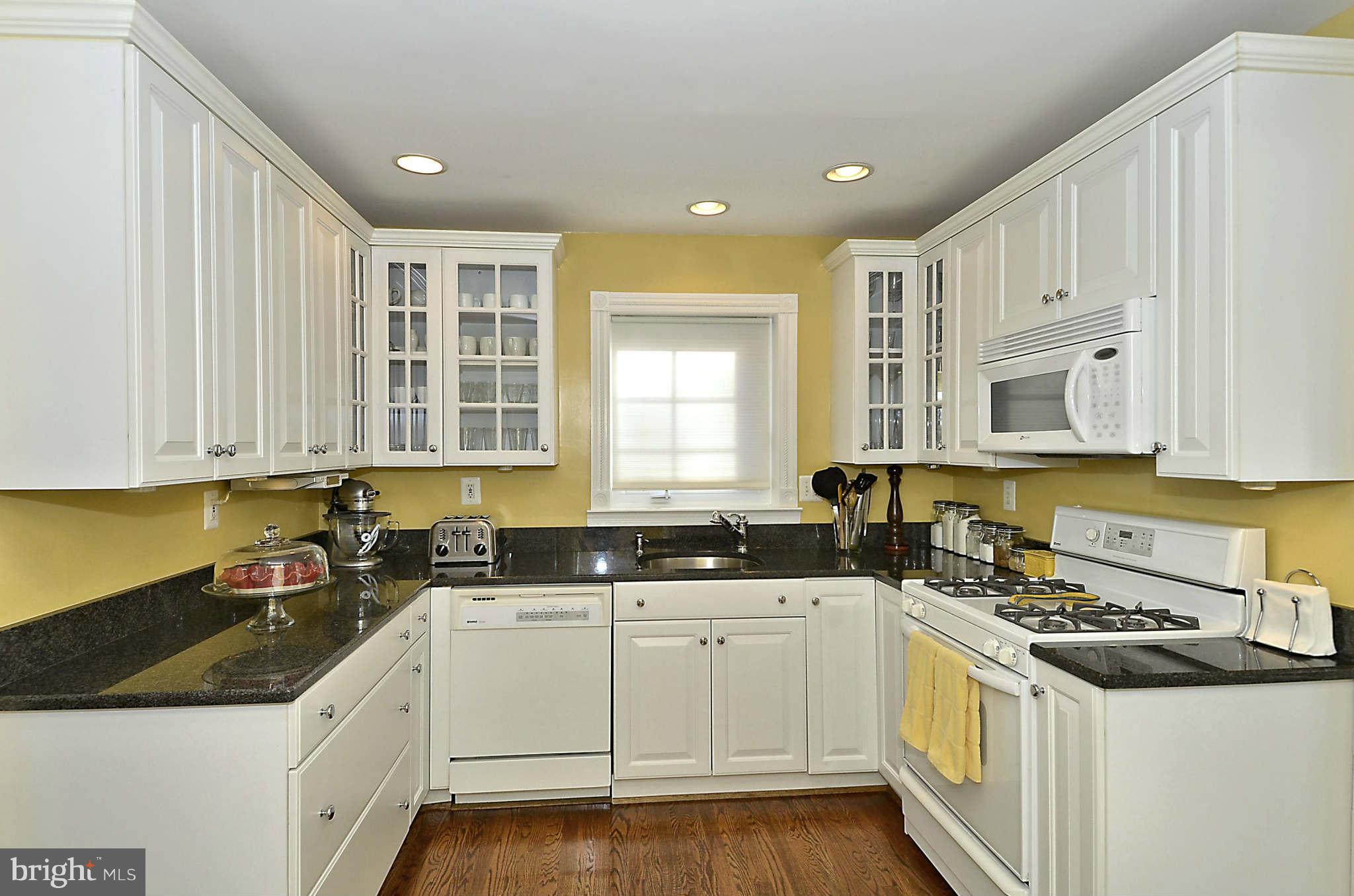 2902 Cameron Mills Road Alexandria, VA 22302 - Photo 8 of 30 Kitchen