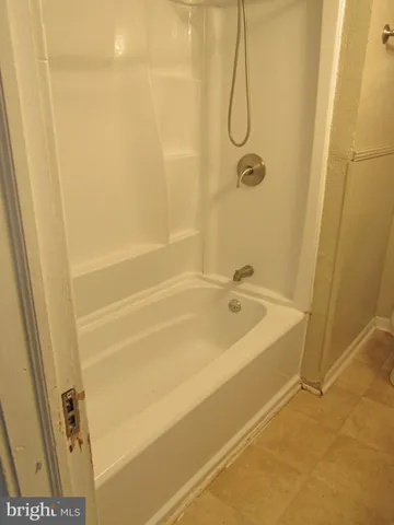 $159,900 | 410 Hanover Road, York, PA 17408