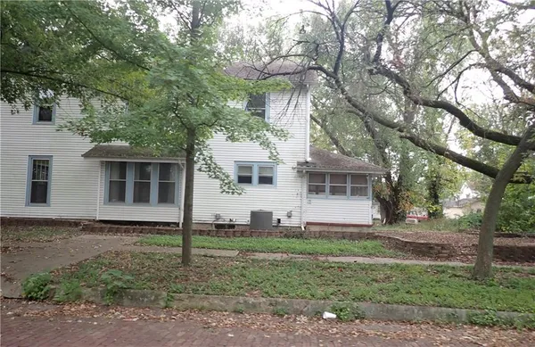 $94,700 | 202 South Crawford Street, Fort Scott, KS 66701