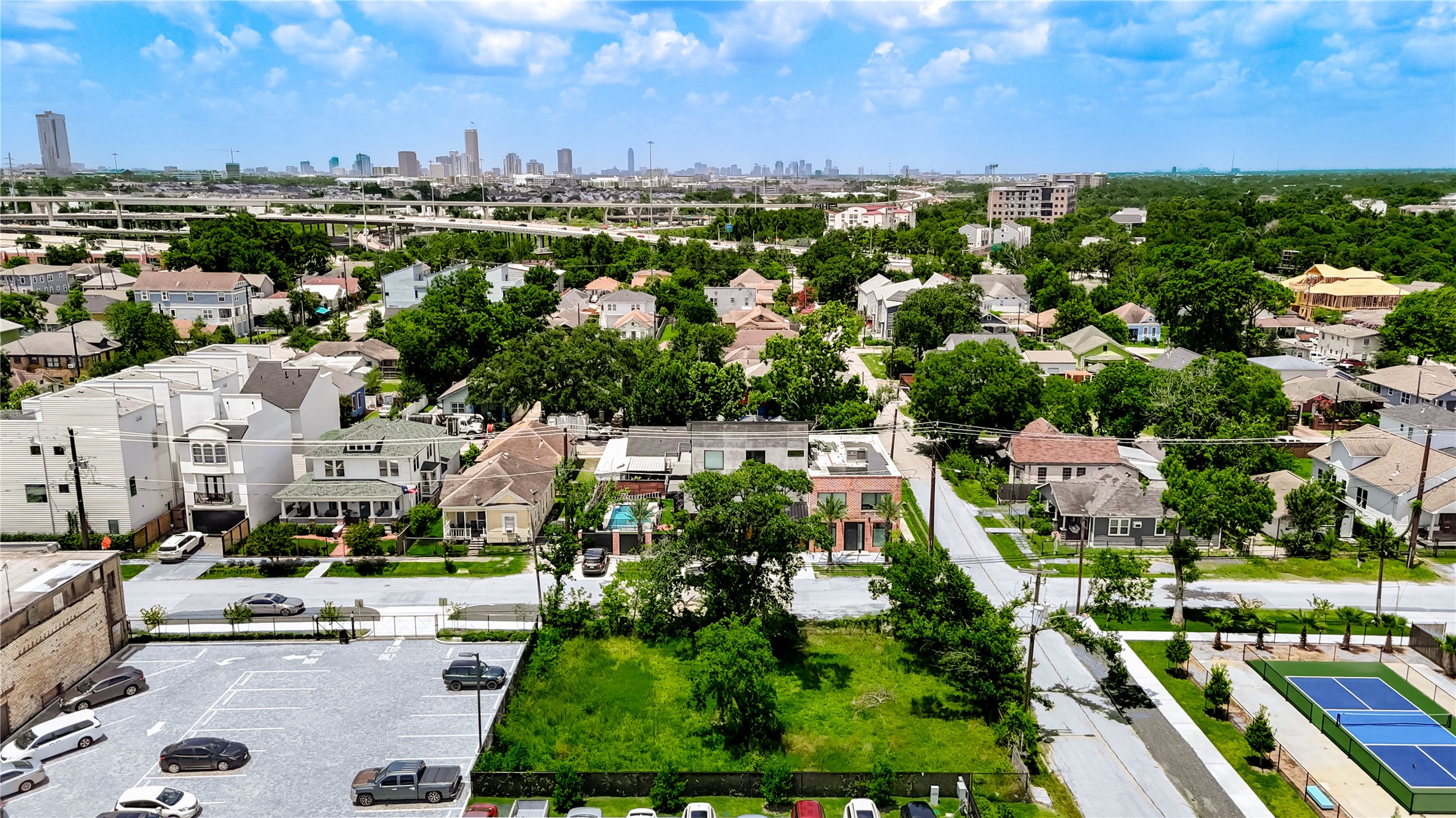 2324 Keene Street Houston, TX 77009 - Photo 4 of 4 a view of a city