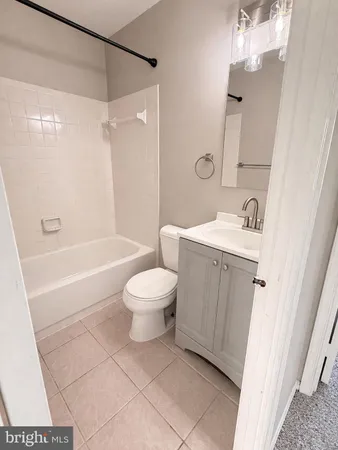 $565,000 | 5941 Heritage Square Drive, Burke, VA 22015