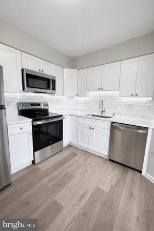 $565,000 | 5941 Heritage Square Drive, Burke, VA 22015