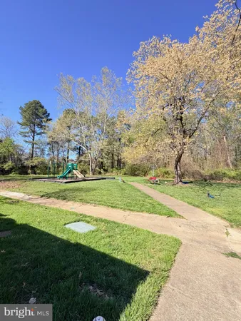 $565,000 | 5941 Heritage Square Drive, Burke, VA 22015