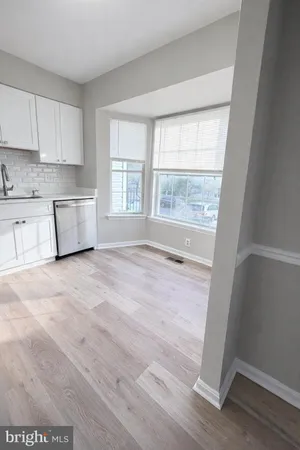 $565,000 | 5941 Heritage Square Drive, Burke, VA 22015