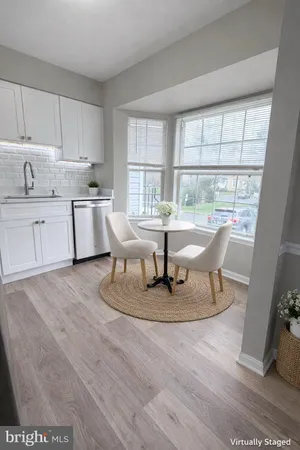 $565,000 | 5941 Heritage Square Drive, Burke, VA 22015