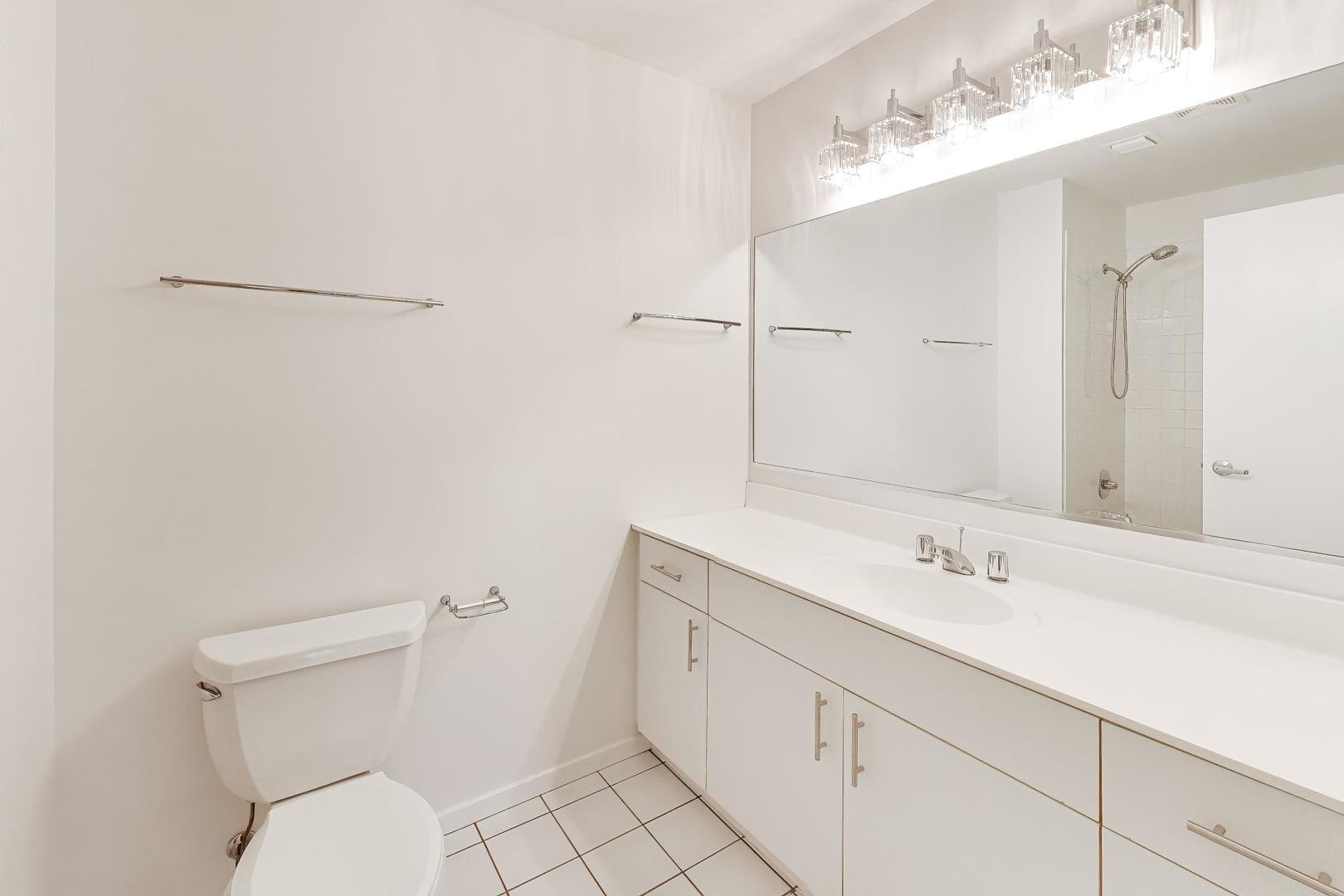 402 Kelburn Road, Unit 126 Deerfield, IL 60015 - Photo 13 of 24