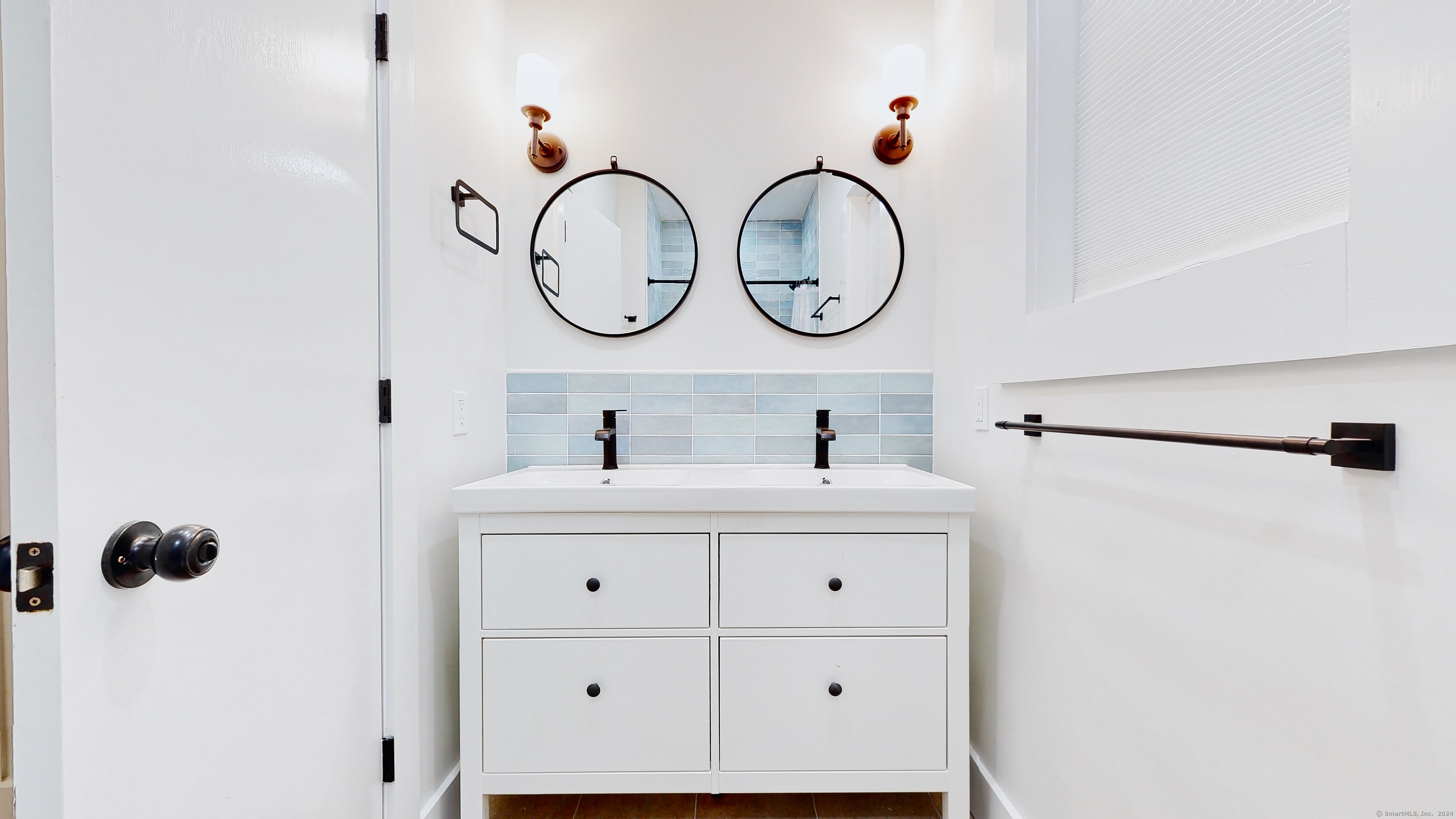 86 Edwards Street, Unit 1 New Haven, CT 06511 - Photo 14 of 40 a bathroom with a sink and a mirror