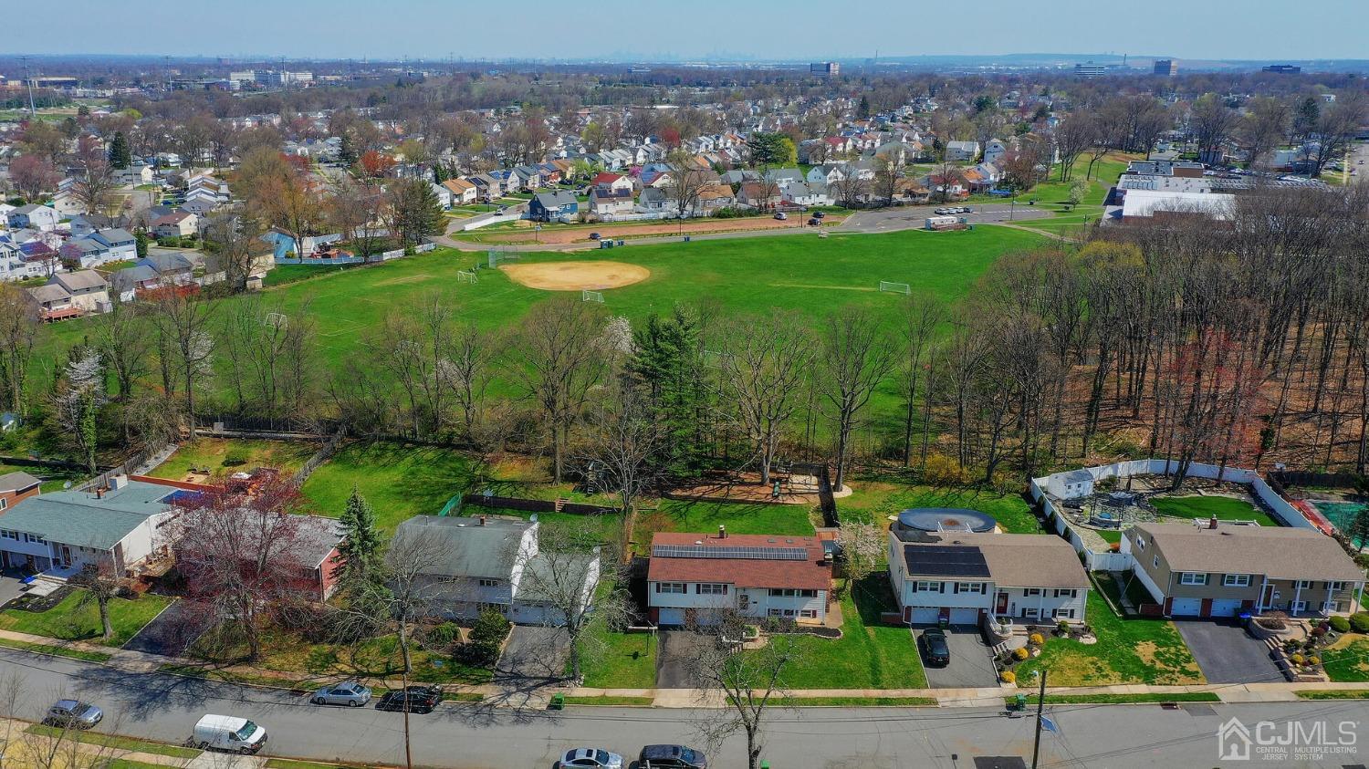 20 Peake Road Edison, NJ 08837 - Photo 4 of 34 a view of a city