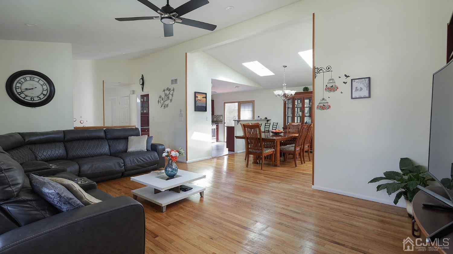 20 Peake Road Edison, NJ 08837 - Photo 7 of 34 a living room with furniture