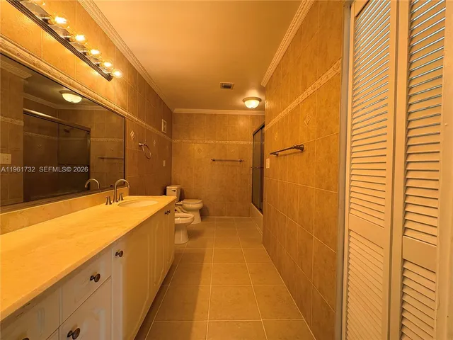 $3,200 | 3855 Estepona Avenue, Unit 10D1, Doral, FL 33178