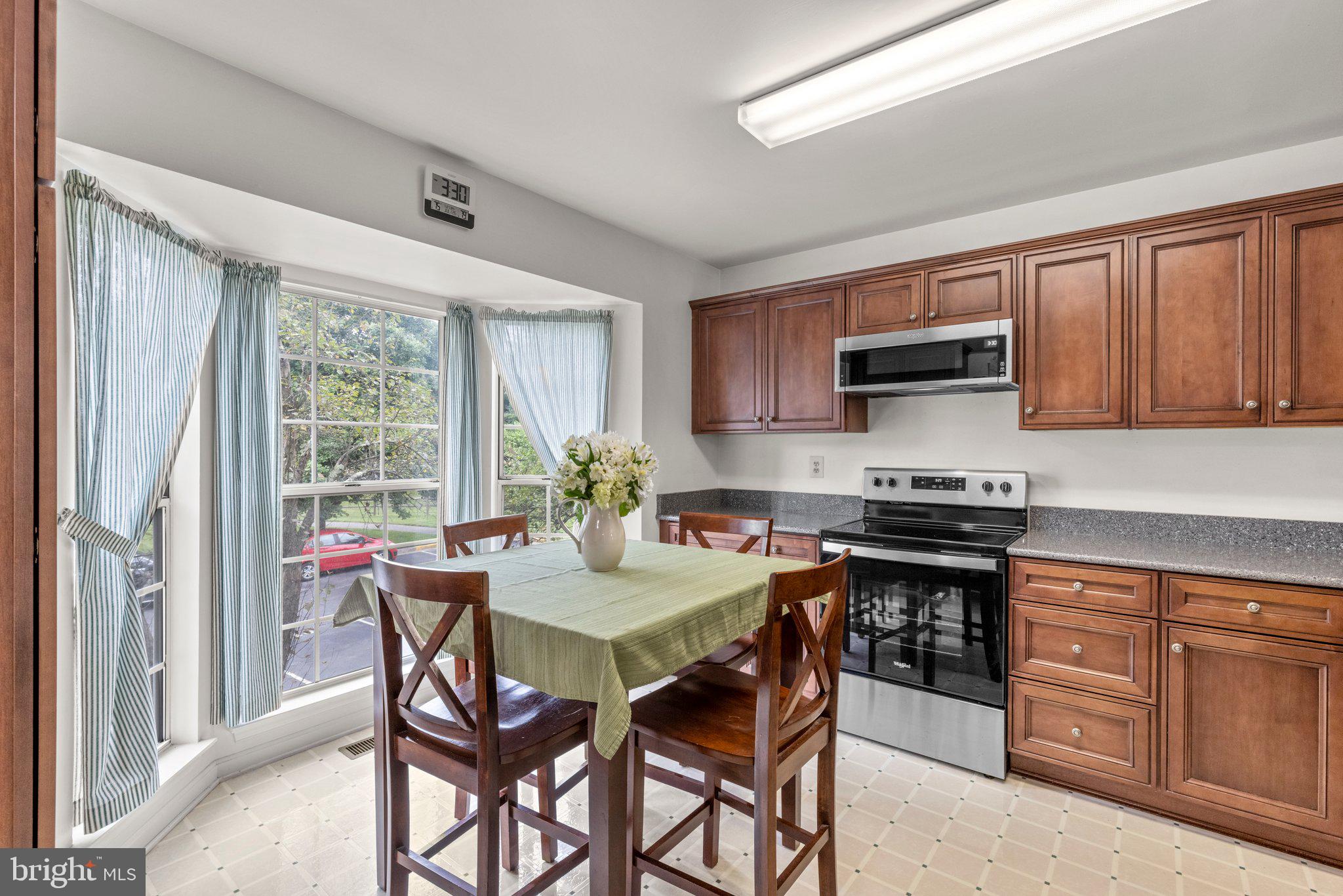 1510 Arcola Court Crofton, MD 21114 - Photo 3 of 29 New Stainless Steel Appliances.