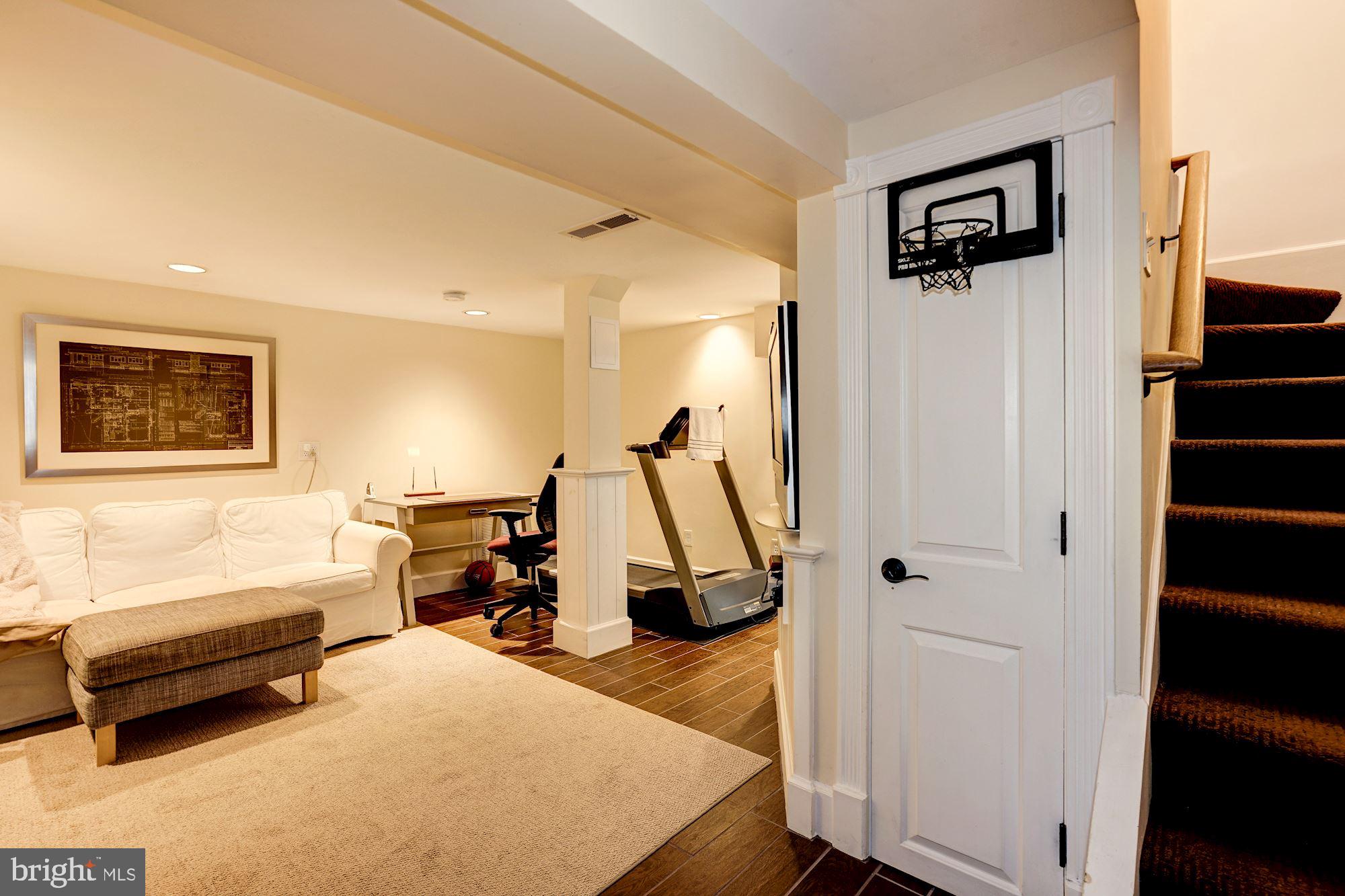 4416 Reservoir Road Northwest Washington, DC 20007 - Photo 29 of 40