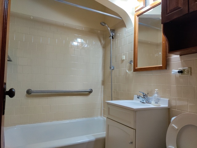 10455 South Spaulding Avenue Chicago, IL 60655 - Photo 5 of 8