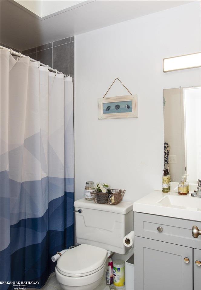379 Neff Road Grosse Pointe, MI 48230 - Photo 41 of 63 50070950-40.JPG