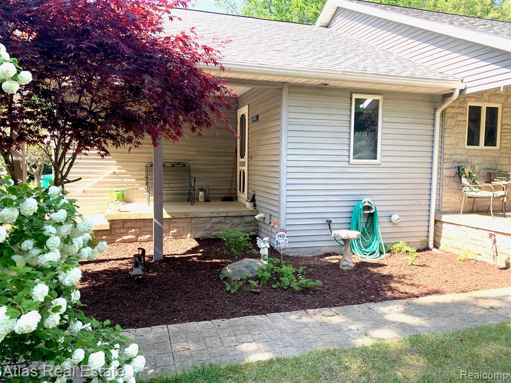 6075 Mayville Road Clifford, MI 48727 - Photo 9 of 24
