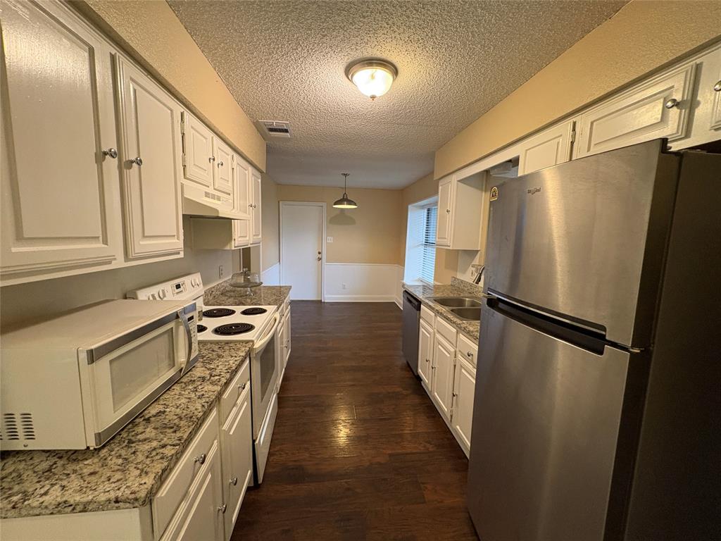 2002 Azalea Street Denton, TX 76205 - Photo 5 of 15