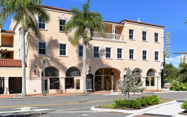 $2,000 | 1045 40th Street, Unit A, Sarasota, FL 34234