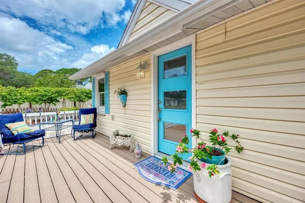 $2,000 | 1045 40th Street, Unit A, Sarasota, FL 34234