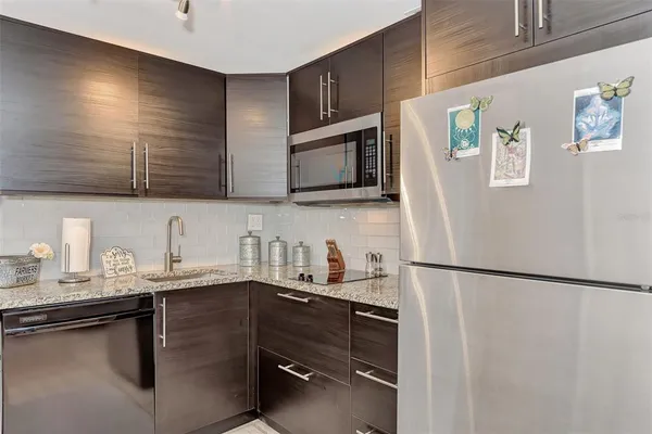 $2,000 | 1045 40th Street, Unit A, Sarasota, FL 34234