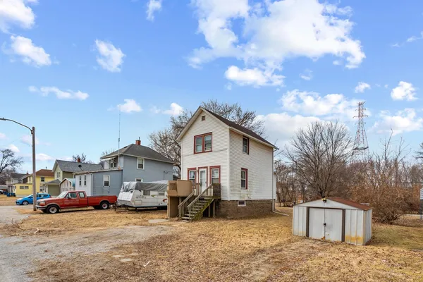 $76,500 | 217 12th Street, East Moline, IL 61244