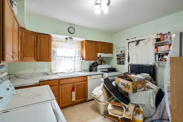 $76,500 | 217 12th Street, East Moline, IL 61244