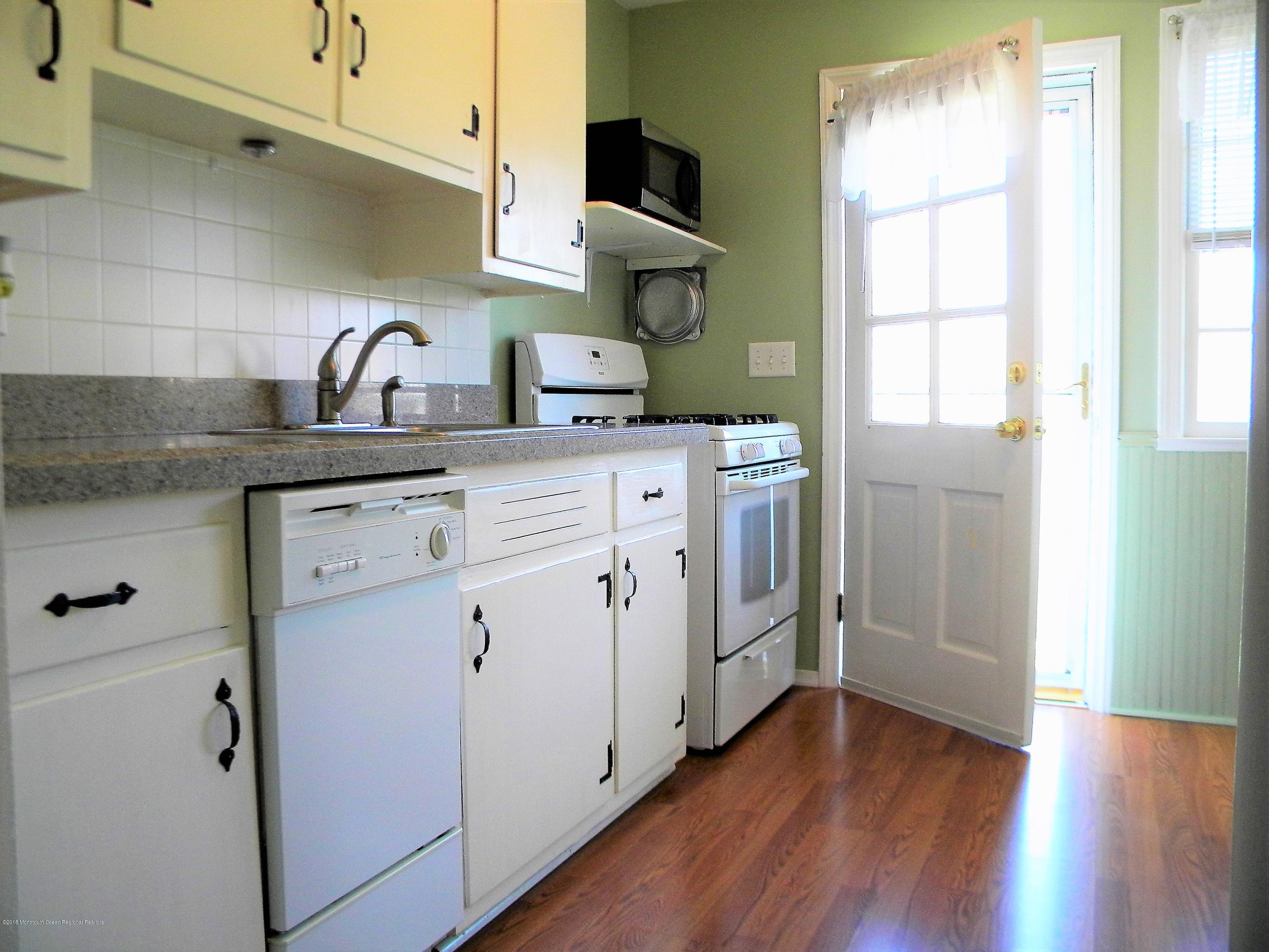 84 Cannon Road Freehold, NJ 07728 - Photo 6 of 23 Kitchen