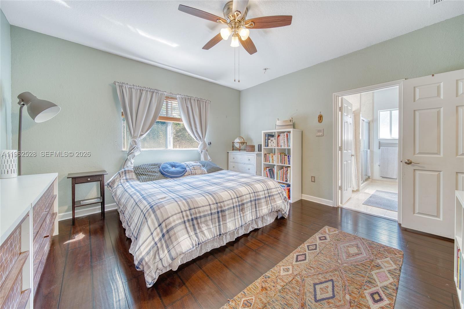 3228 Southeast 3rd Drive Homestead, FL 33033 - Photo 14 of 37