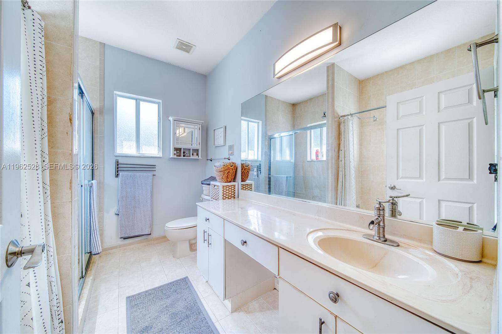 3228 Southeast 3rd Drive Homestead, FL 33033 - Photo 15 of 37