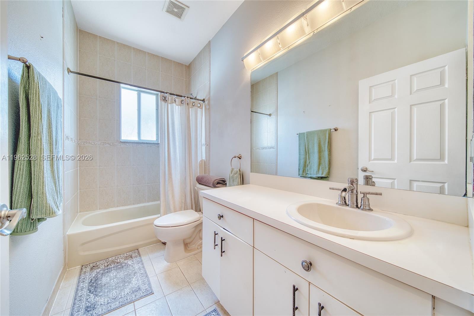 3228 Southeast 3rd Drive Homestead, FL 33033 - Photo 18 of 37