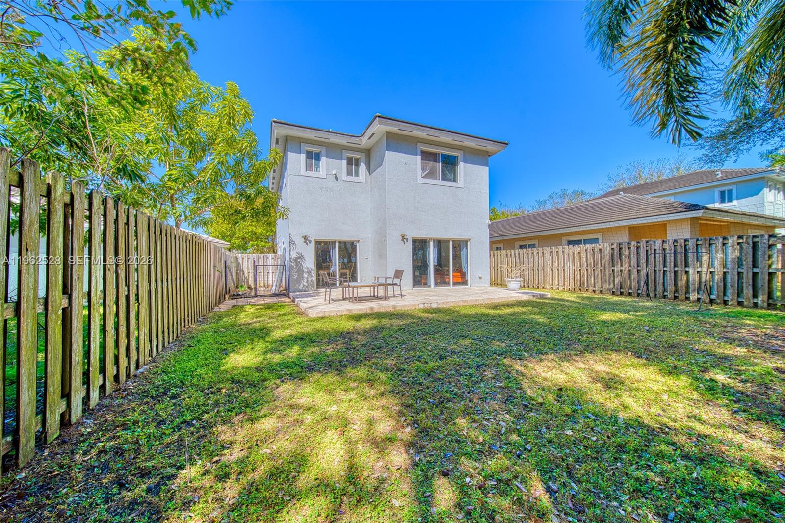 3228 Southeast 3rd Drive Homestead, FL 33033 - Photo 4 of 37