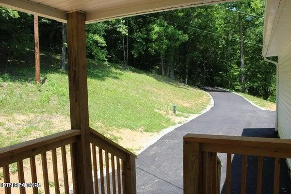 $325,900 | 2915 Flat Hollow Road, Speedwell, TN 37870