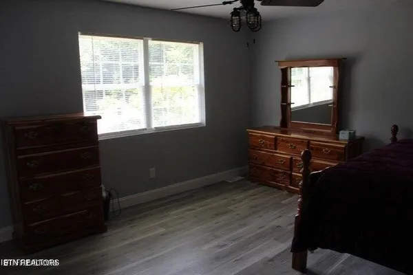 $325,900 | 2915 Flat Hollow Road, Speedwell, TN 37870