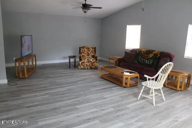 $339,900 | 2915 Flat Hollow Road, Speedwell, TN 37870