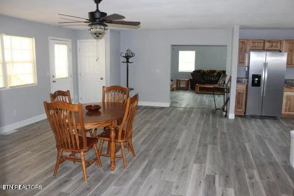 $325,900 | 2915 Flat Hollow Road, Speedwell, TN 37870