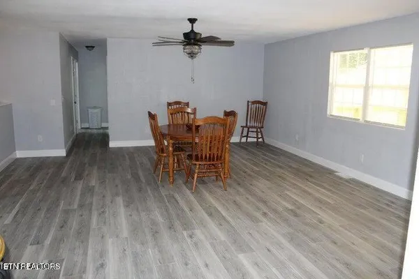 $325,900 | 2915 Flat Hollow Road, Speedwell, TN 37870