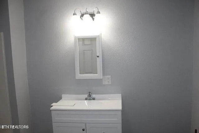 $339,900 | 2915 Flat Hollow Road, Speedwell, TN 37870