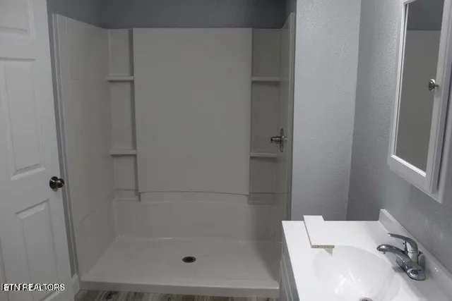 $339,900 | 2915 Flat Hollow Road, Speedwell, TN 37870