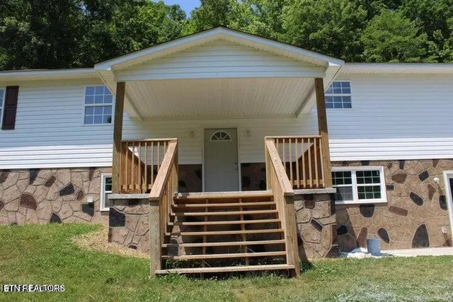 $339,900 | 2915 Flat Hollow Road, Speedwell, TN 37870