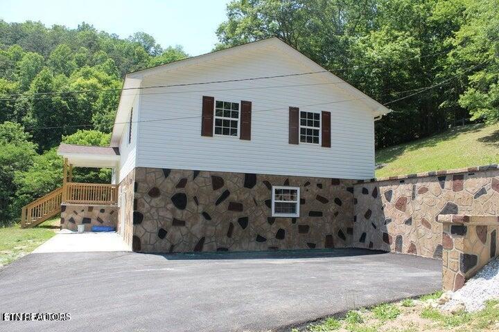 2915 Flat Hollow Road Speedwell, TN 37870 - Photo 7 of 31 7