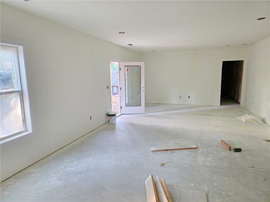 107 Abaco Lane Seneca, SC 29672 - Photo 23 of 28 Ready for customization, this versatile room awaits your finishing touches to become a personalized oasis.