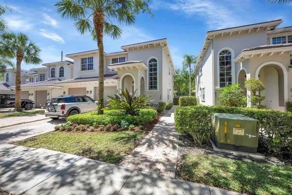 $399,000 | 6365 Bella Circle, Unit 705, Boynton Beach, FL 33437