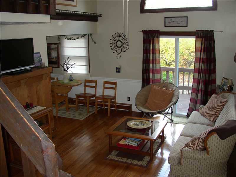 142 Juniper Road South Kingstown, RI 02879 - Photo 6 of 19 Living Room.