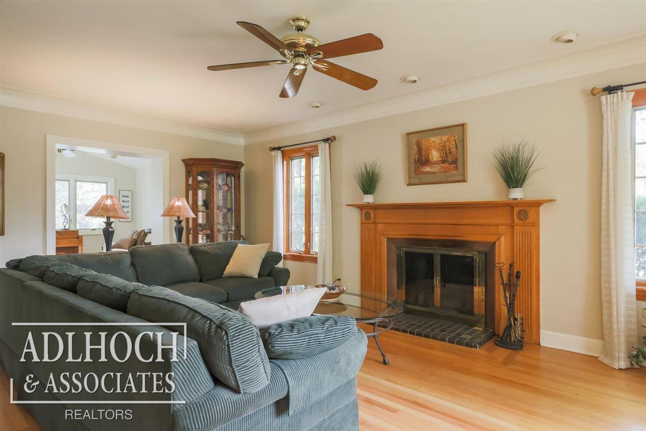 789 Pemberton Road Grosse Pointe, MI 48230 - Photo 4 of 42 50046380-3.JPG
