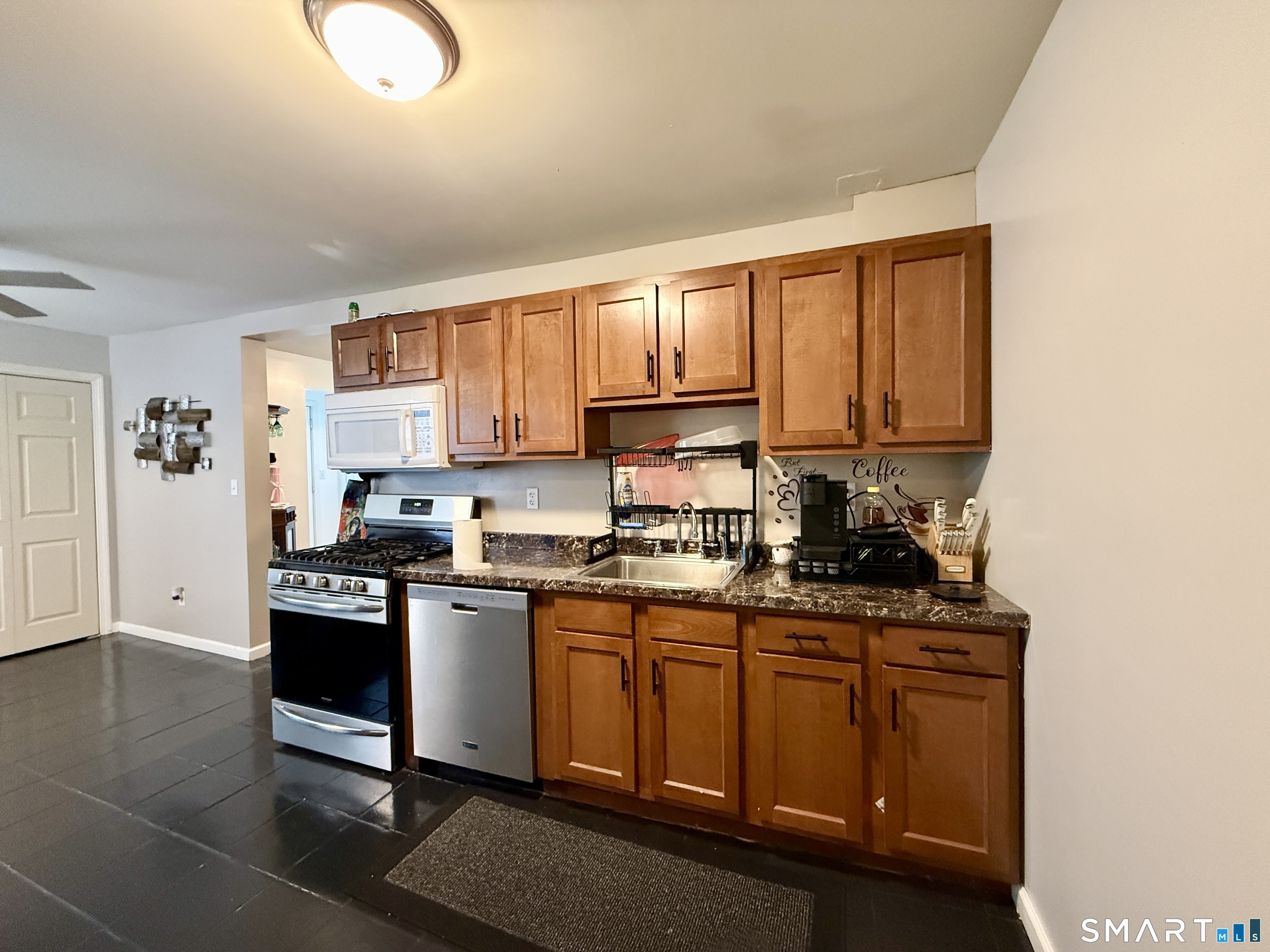 11 Silver Street Meriden, CT 06450 - Photo 8 of 32