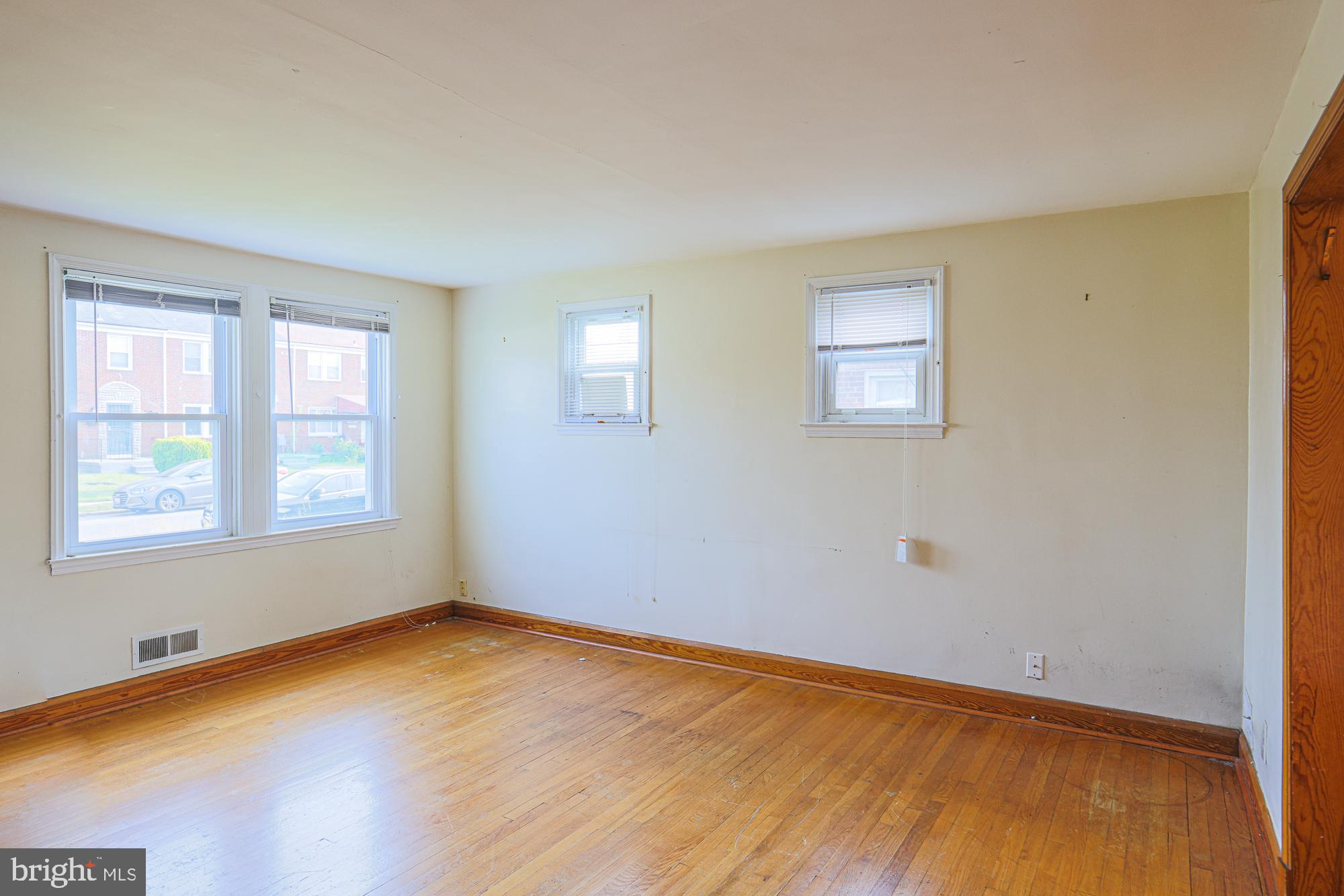 3518 Elmora Avenue Baltimore, MD 21213 - Photo 5 of 38