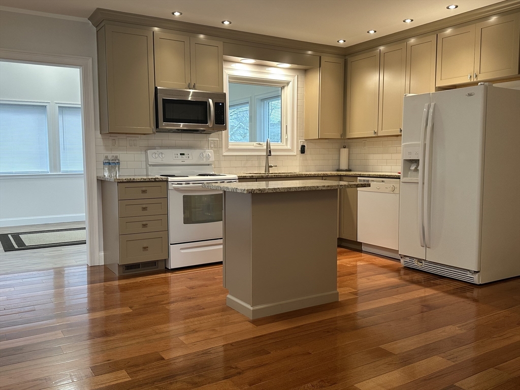 52 Dillon Street Chicopee, MA 01013 - Photo 16 of 40 Gallery Image 16