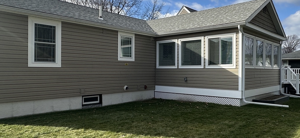 52 Dillon Street Chicopee, MA 01013 - Photo 6 of 40 Gallery Image 6