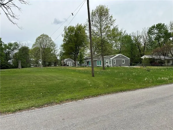 $145,000 | 13608 Spruce Street, Grandview, MO 64030