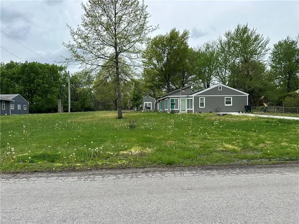 $145,000 | 13608 Spruce Street, Grandview, MO 64030